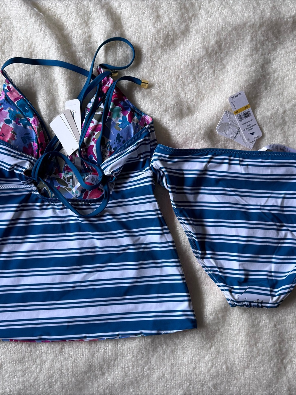 Tommy Bahama Watercolor Floral Reversible Halter Tankini Top And Hipster Bottoms - Picture 8 of 12